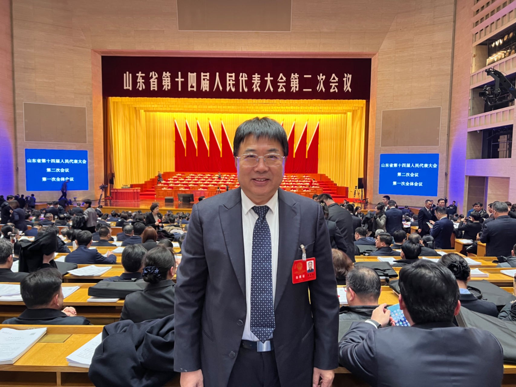 �����š��м�ʹ����������������������������ְ���𡪡��ǹ��ɶ� - �����ʵ���Ϸ��Ӫ�̹����ɷݶ��³��ܻ�����ϯʡ�˴���